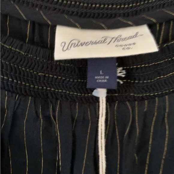 *NWT Women’s Gold Striped Black Top Blouse SIZE L NWT - Picture 3 of 9